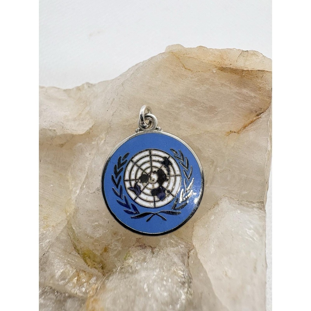 Vintage Sterling Silver United Nations Enamel Charm UN‎ Globe Travel Souvenir
